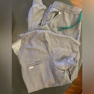 Figs Gray Scrub Set for Men